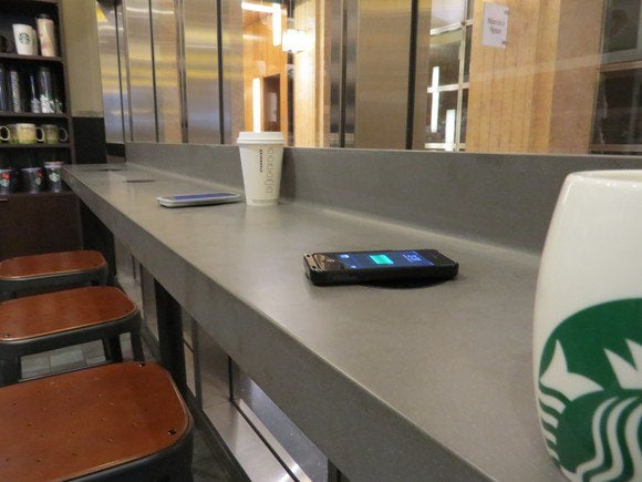 powermat_charging1-100312229-large.jpg