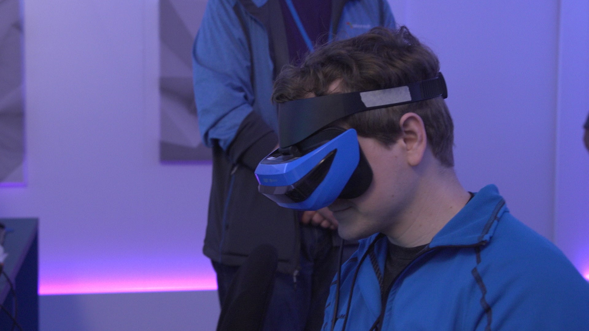 Man wearing the Windows based Acer Mixed Reality headset